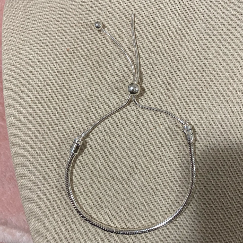 Pandora moments adjustable bracelet